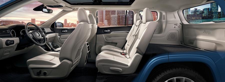 Интерьер Jeep Commander Limited (K8) 2018 года  (фото 8 из 10)